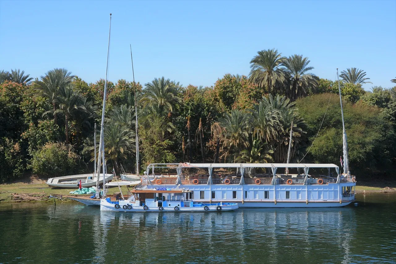 Dahabiya Nile Crauise